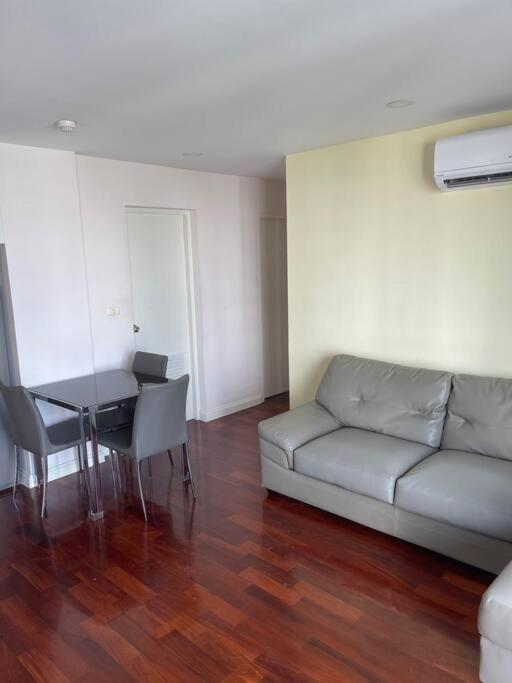 Delightful Condo In Central Location At Sukhumvit 49 Bangkok Exterior foto