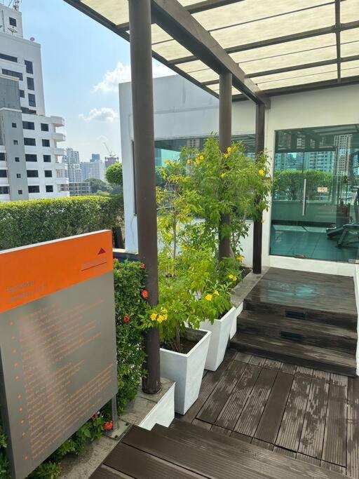 Delightful Condo In Central Location At Sukhumvit 49 Bangkok Exterior foto